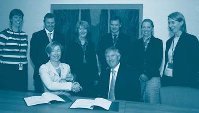  Jane Halton, Department of Health and Ageing Secretary, and Dennis Trewin, previous Australian Statistician, at the signing of the memorandum of understanding